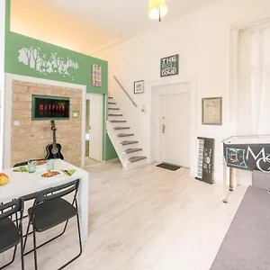 Apartment Happy Fox